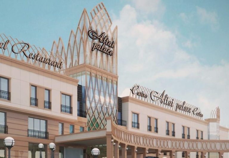 Четыре тысячи человек ежемесячно посещают казино Altai Palace