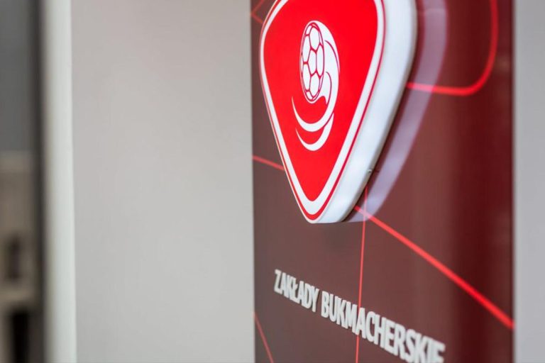 Букмекер Superbet перенес начало приема онлайн-ставок в Польше