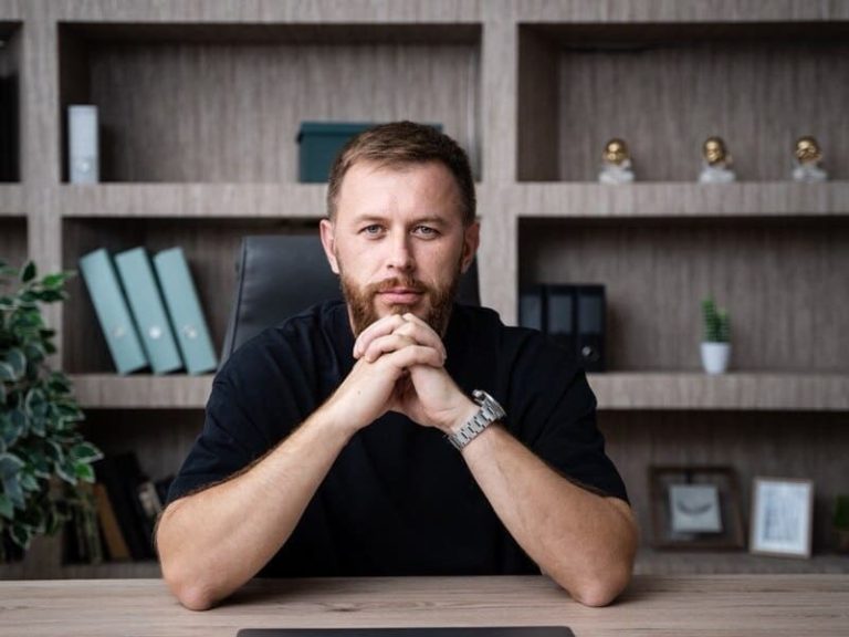 Суд решил содержать Зотько с Pin-Up под стражей