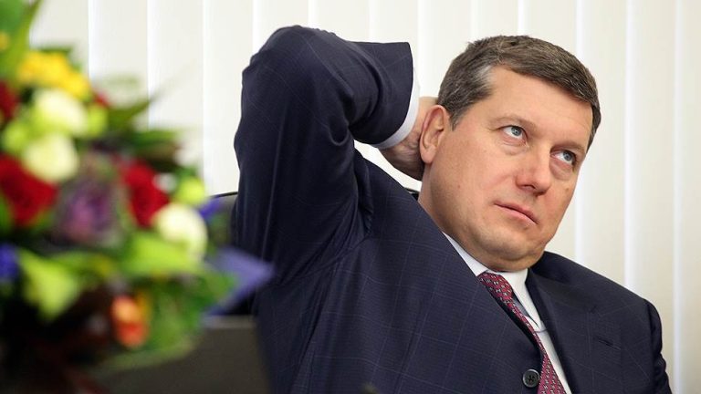 Губернатора оставили один на один с мэром