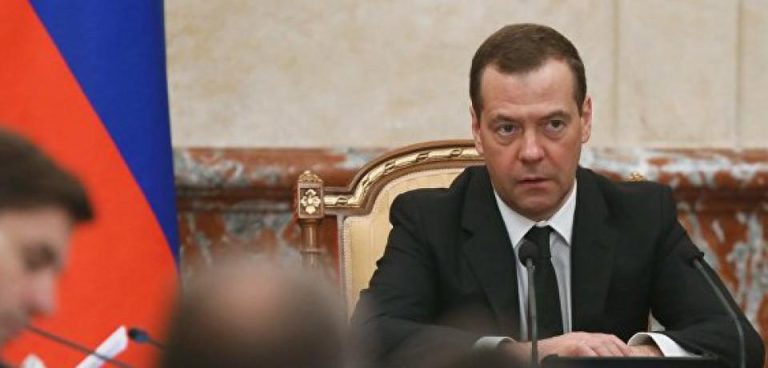 Медведев может внедрить блокчейн в цифровую экономику России