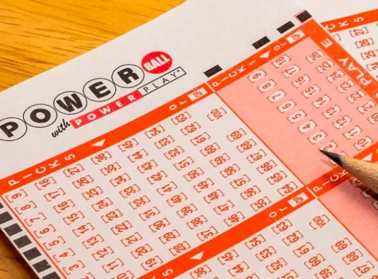 Попал в ТОП-2: Житель Калифорнии выиграл в лотерею $1,76 млрд