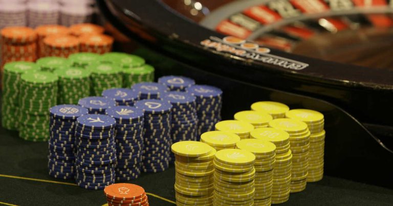 В России могут начать маркировать рекламу азартных игр