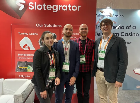 Slotegrator заключает партнерство с Reevo