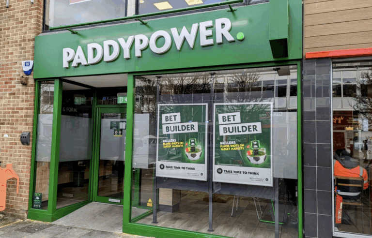 Колин Руни возглавляет кампанию Paddy Power по делу с «Манчестер Сити»