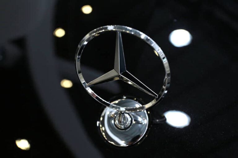 Конфискованы в доход государства два Mercedes-Benz экс-полицейского Новосибирска