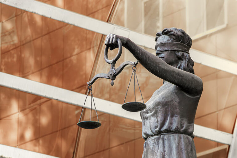 В Симферополе завели дело в отношении членов ОПГ, устраивавших нелегальные азартные игры